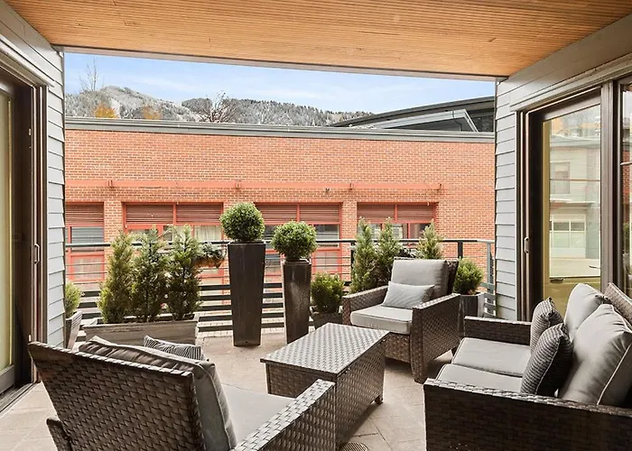 Obermeyer Place Unit 102 Park, Expansive Luxury Condo Walking Distance To Gondola & Restaurants