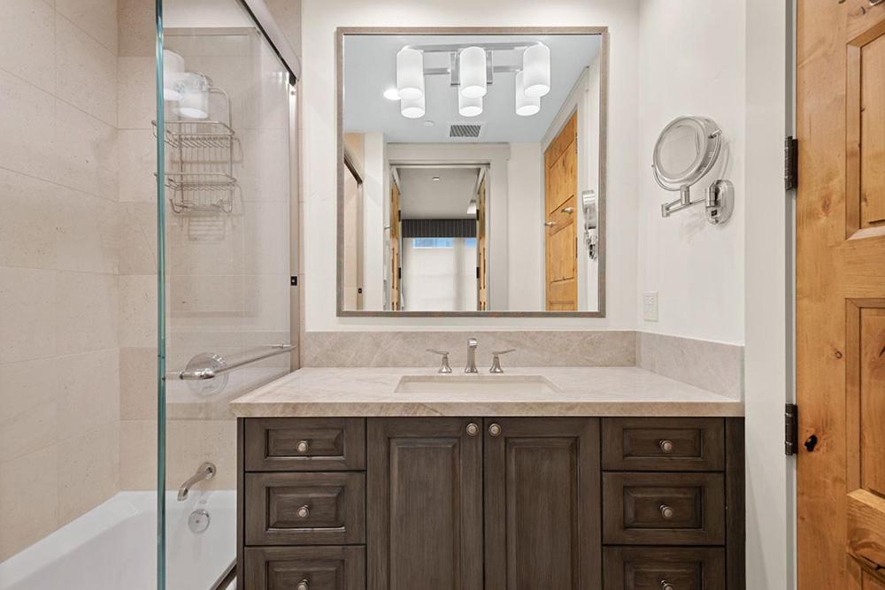 Casa de férias Obermeyer Place Unit 102 Park, Expansive Luxury Walking Distance To Gondola & Restaurants *