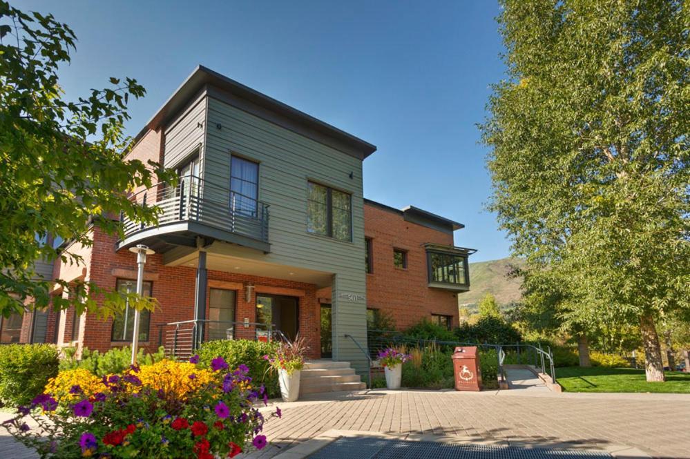 Casa de férias Obermeyer Place Unit 102 Park, Expansive Luxury Walking Distance To Gondola & Restaurants Aspen