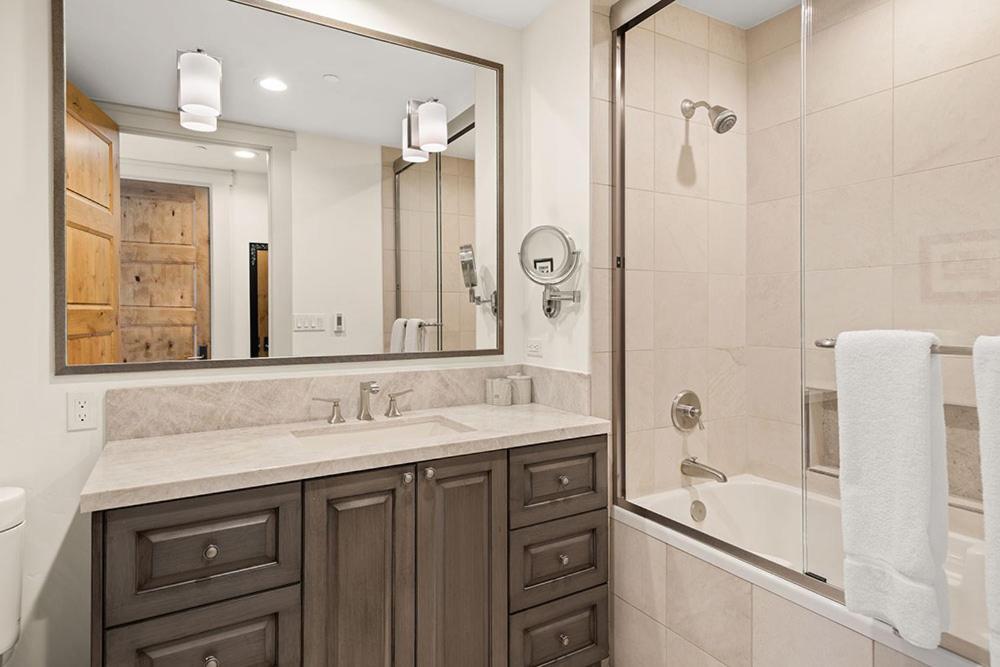 Obermeyer Place Unit 102 Park, Expansive Luxury Walking Distance To Gondola & Restaurants * Aspen