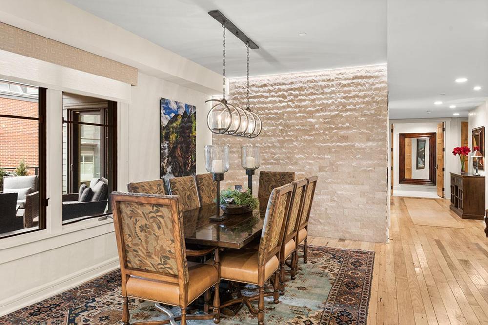 Casa de férias Obermeyer Place Unit 102 Park, Expansive Luxury Walking Distance To Gondola & Restaurants