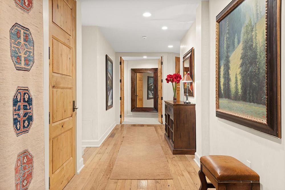 Obermeyer Place Unit 102 Park, Expansive Luxury Walking Distance To Gondola & Restaurants *