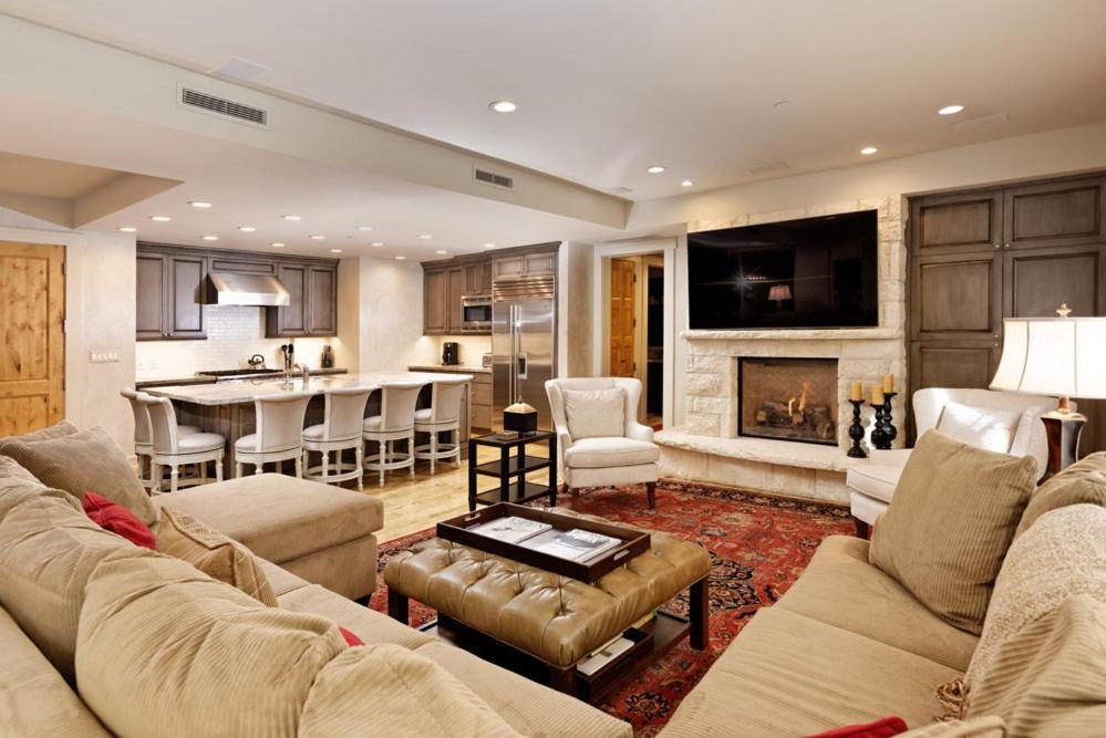 Obermeyer Place Unit 102 Park, Expansive Luxury Walking Distance To Gondola & Restaurants Aspen